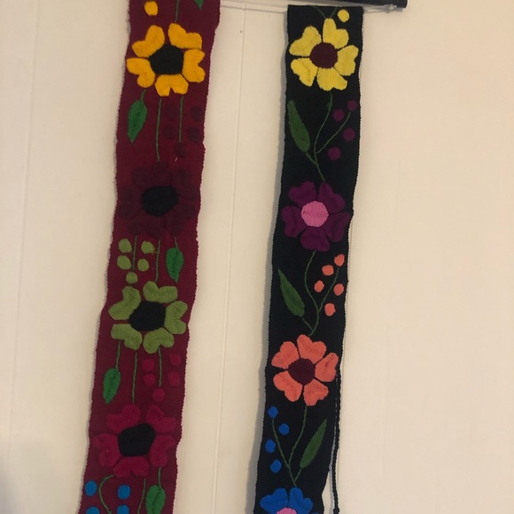 SOLD! 100% hand embroidered belt - Picture 2 of 2